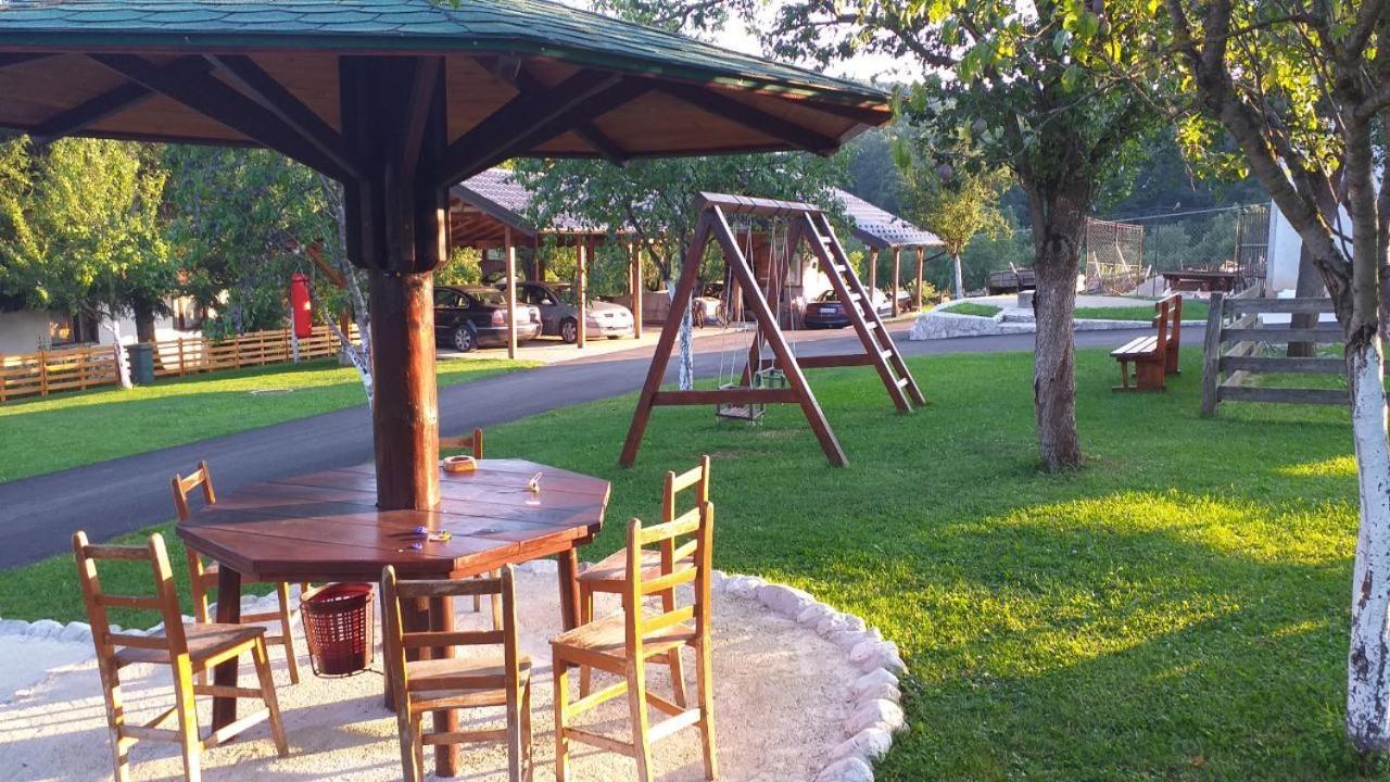 Seoski Turizam Melovic Rozanstvo Ngoại thất bức ảnh