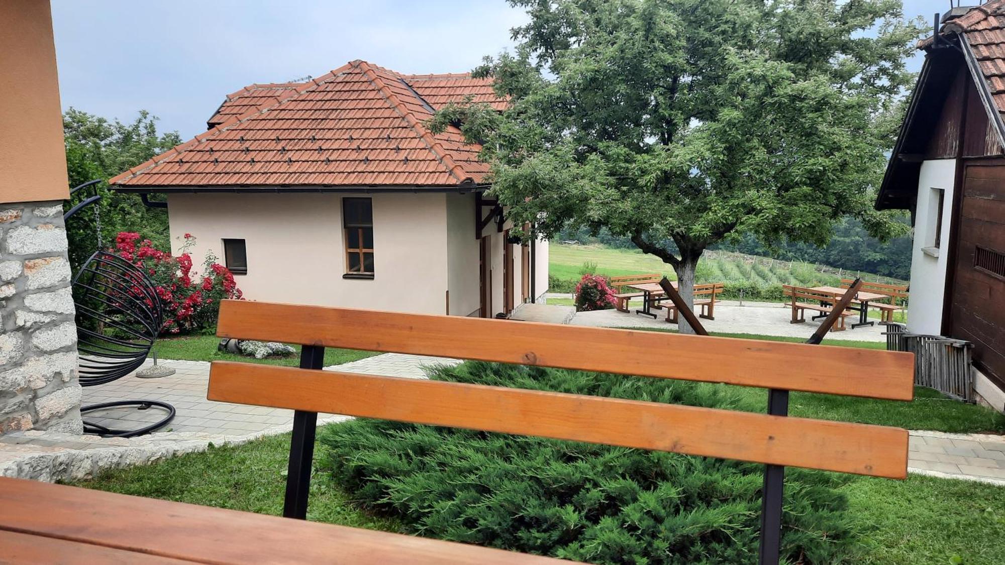 Seoski Turizam Melovic Rozanstvo Ngoại thất bức ảnh