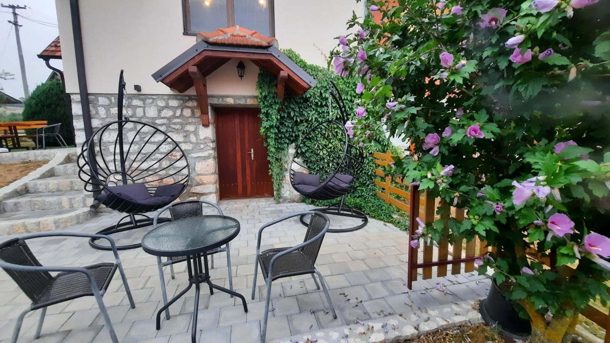 Seoski Turizam Melovic Rozanstvo Ngoại thất bức ảnh
