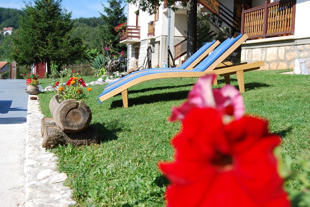 Seoski Turizam Melovic Rozanstvo Ngoại thất bức ảnh