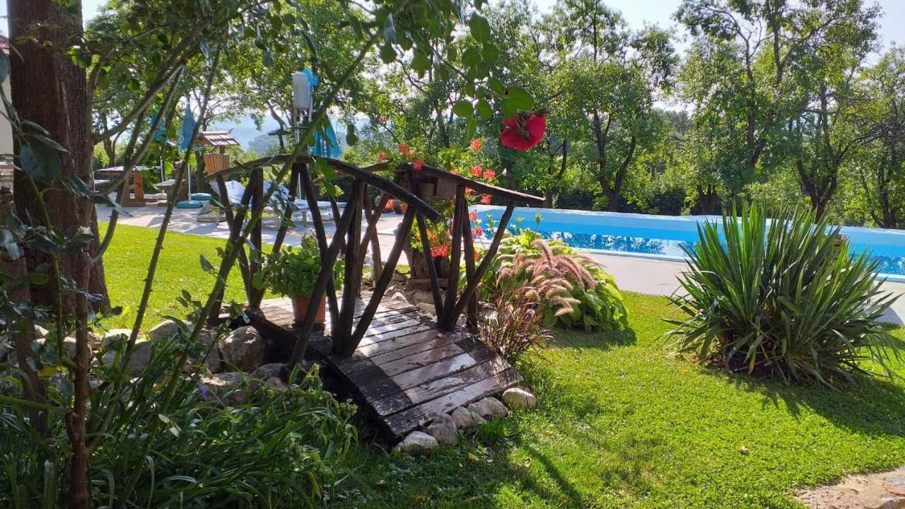 Seoski Turizam Melovic Rozanstvo Ngoại thất bức ảnh