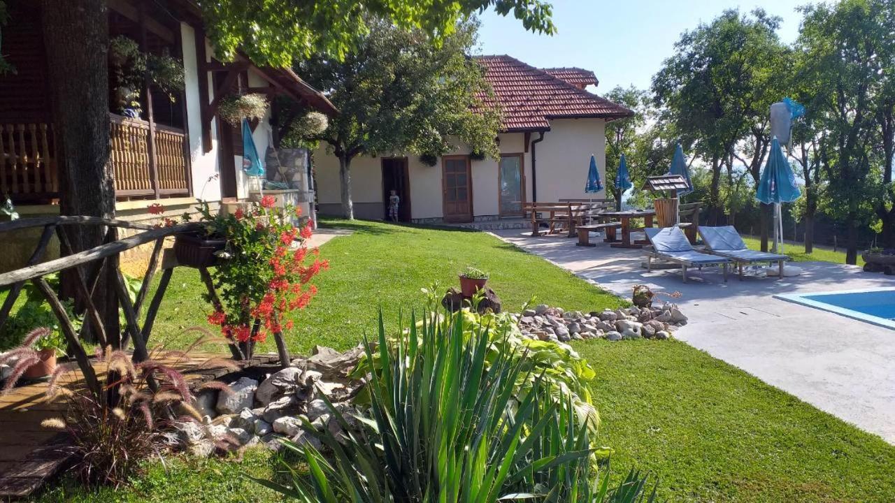 Seoski Turizam Melovic Rozanstvo Ngoại thất bức ảnh